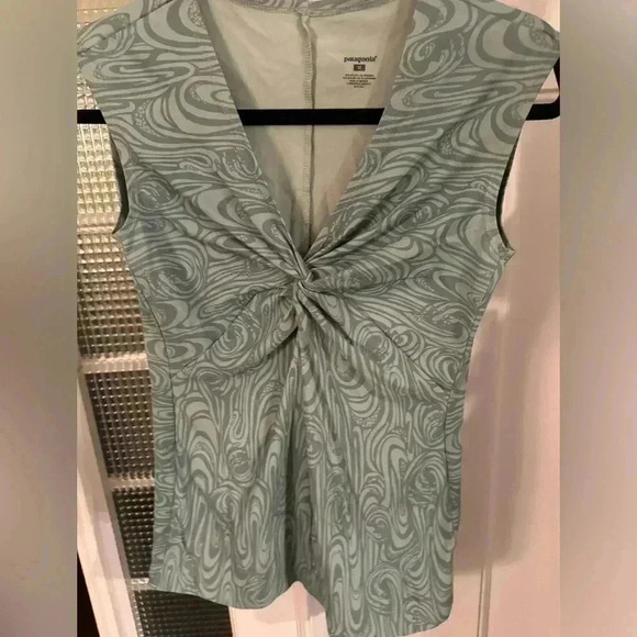 Patagonia women’s stretch sleeveless top with twist front sage green size medium - Picture 1 of 5